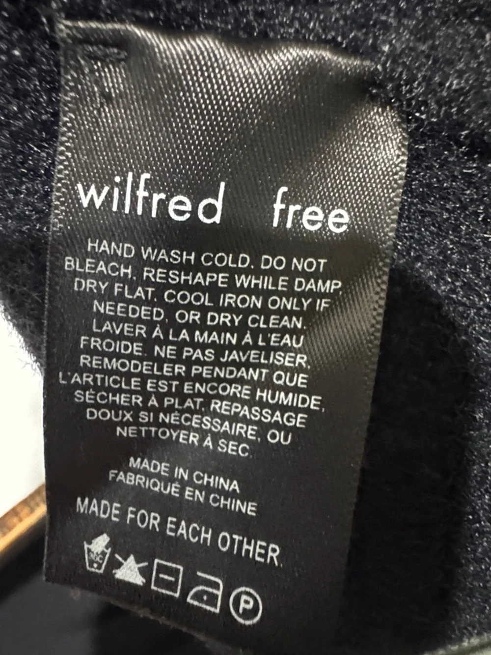 Wilfred Free Size Small Black Knit Midi Skirt Nylon Elastic Waist Minimalist  S - Picture 6 of 7